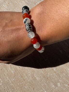 Unisex Boho Natural Stone Beaded Bracelet Lava Rock Carnelian Quartz Diffuser